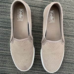 Keds Ortholite slip on sneakers sz 9